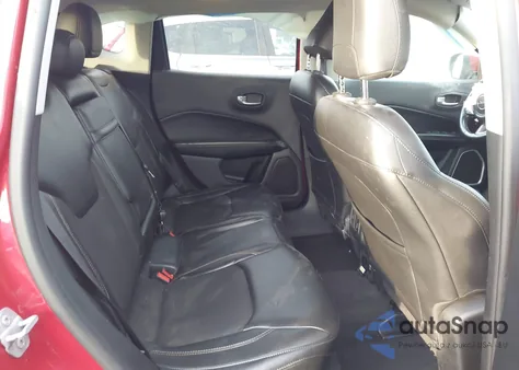 2018 Jeep Compass Latitude 4X4 z USA, uszkodzony, nr VIN 3C4NJDBBXJT115072